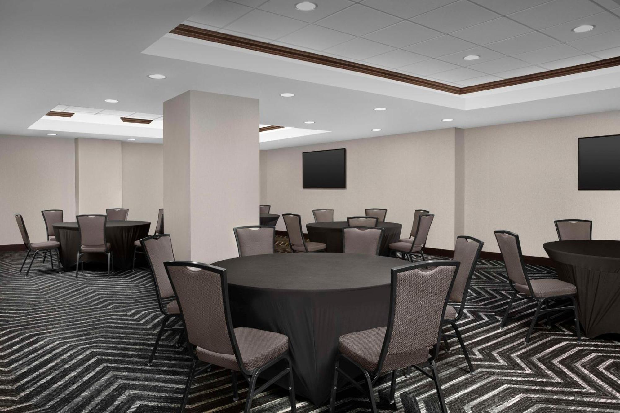Homewood Suites Dallas Downtown Exterior photo
